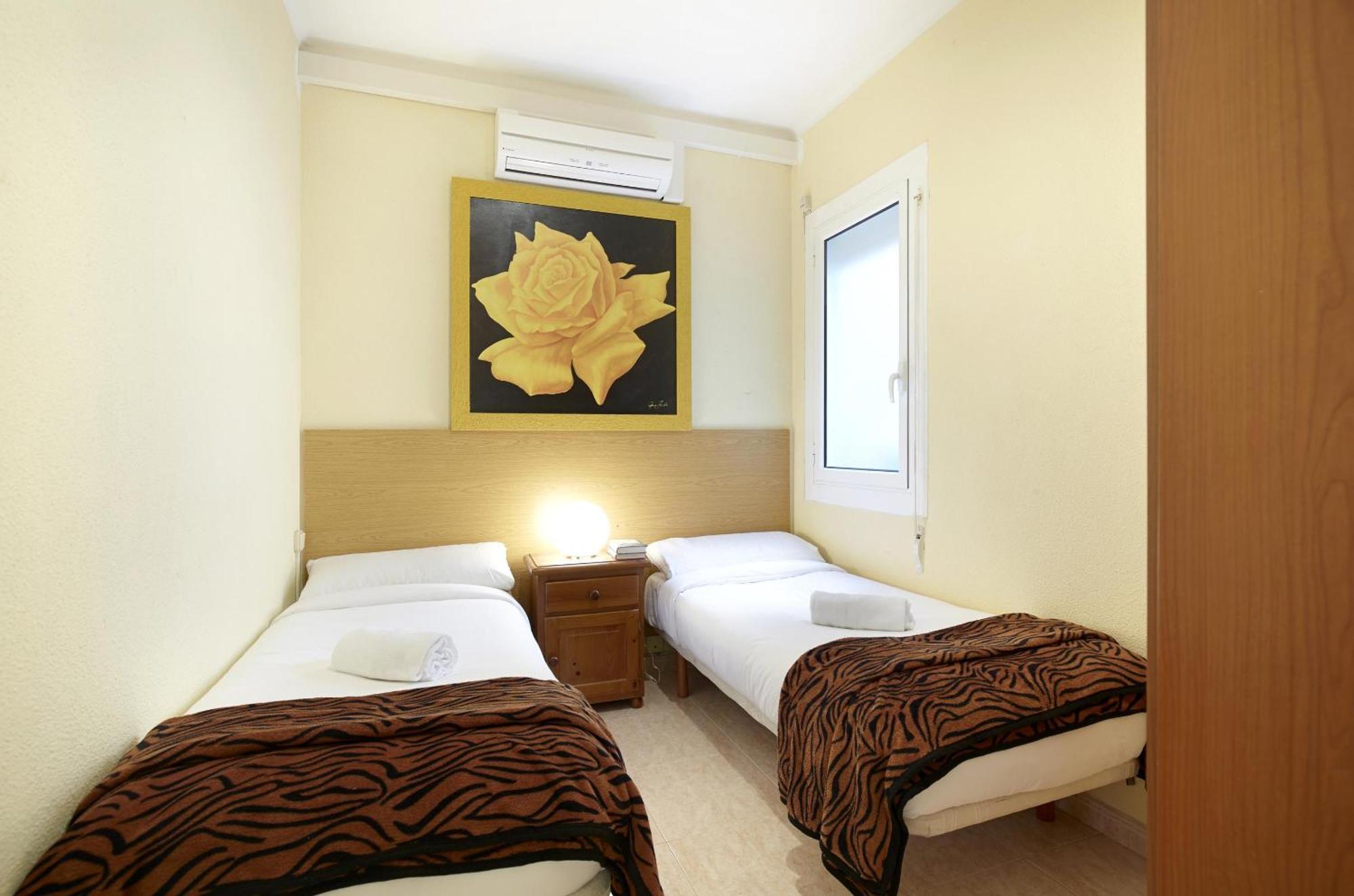 Apartamentos Calvet บาร์เซโลนา ภายนอก รูปภาพ