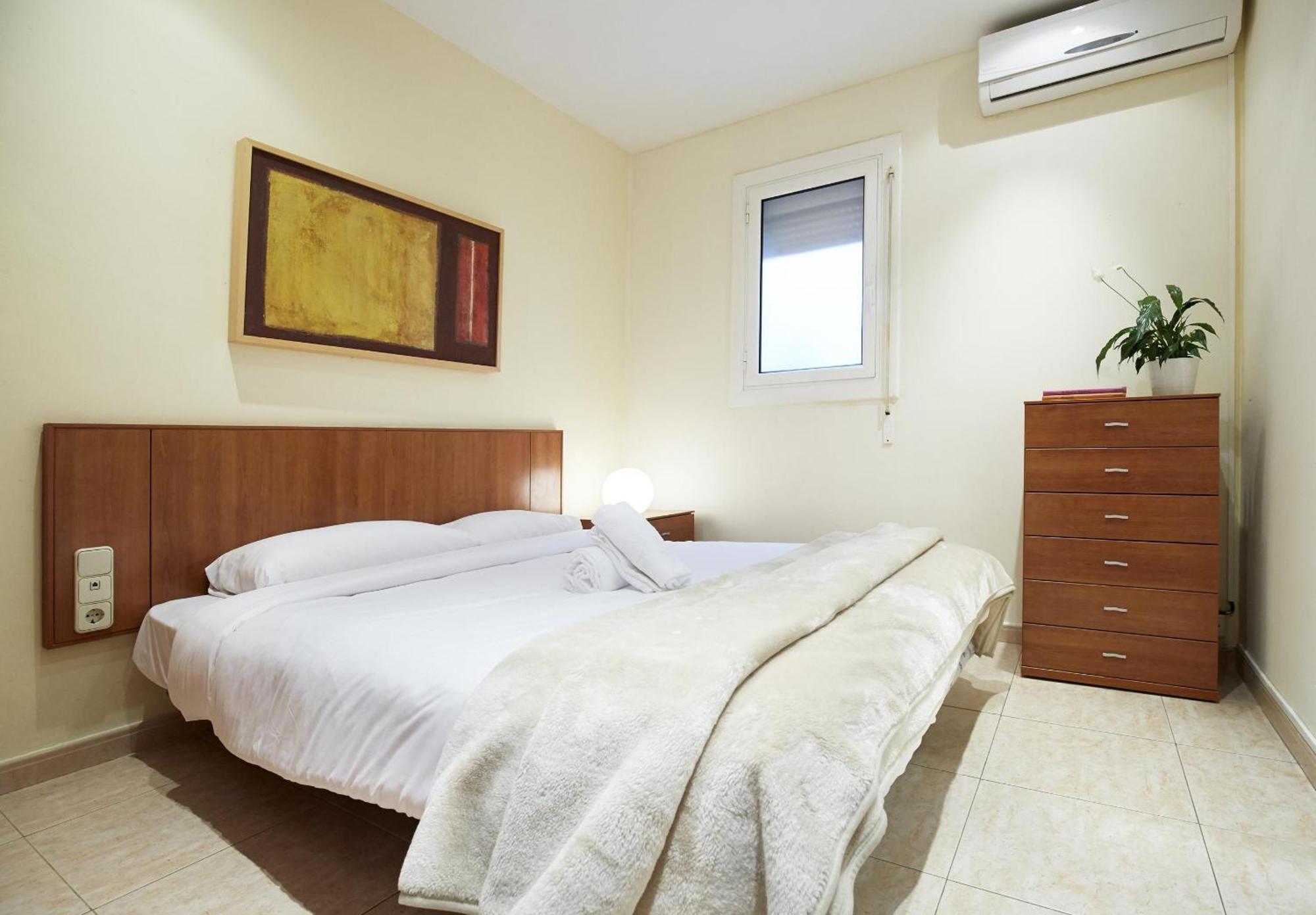 Apartamentos Calvet บาร์เซโลนา ภายนอก รูปภาพ