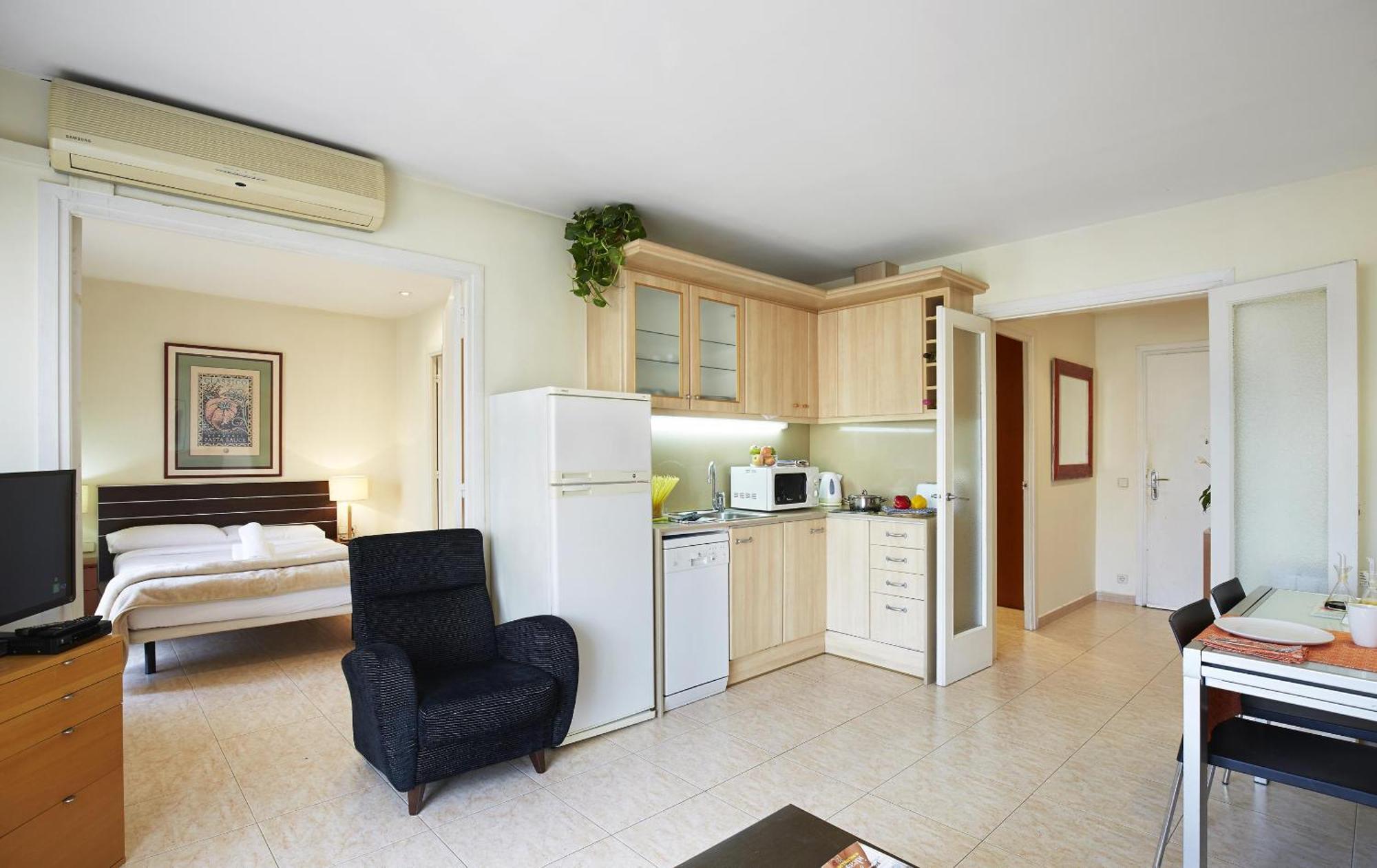 Apartamentos Calvet บาร์เซโลนา ภายนอก รูปภาพ