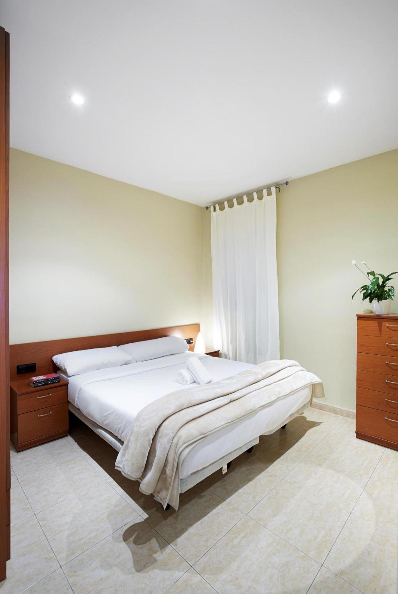 Apartamentos Calvet บาร์เซโลนา ภายนอก รูปภาพ